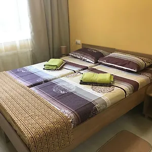 Friendly House Хостел Вишневое